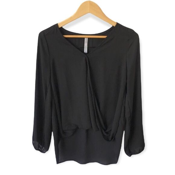 🔃Gingy Cocoa Black V Cut Long Sleeve Top - Picture 1 of 5